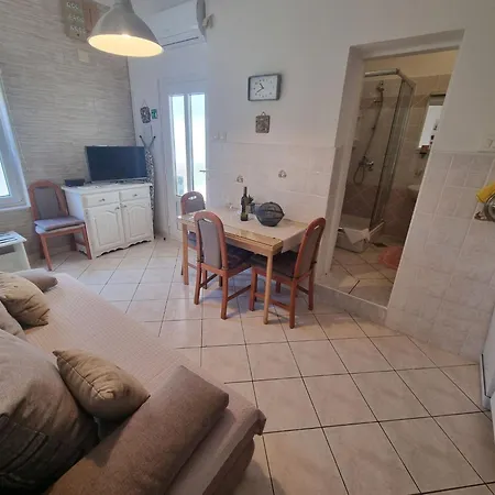 In Toller Lage- 10m Vom Entfernt By Interhome * Crikvenica