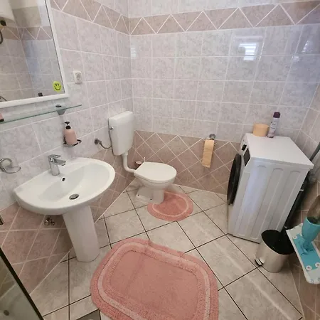 In Toller Lage- 10m Vom Entfernt By Interhome