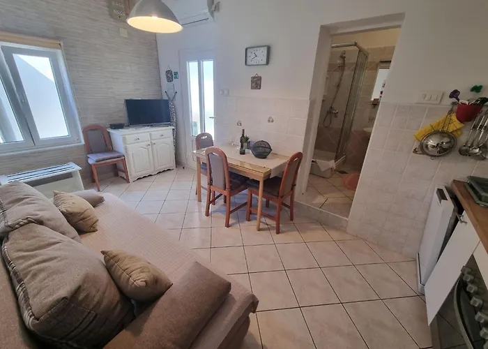 In Toller Lage- 10m Vom Entfernt By Interhome * Crikvenica
