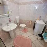 In Toller Lage- 10m Vom Entfernt By Interhome