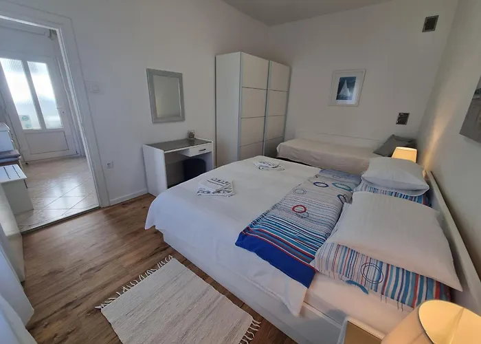 Lägenhet In Toller Lage- 10m Vom Entfernt By Interhome
