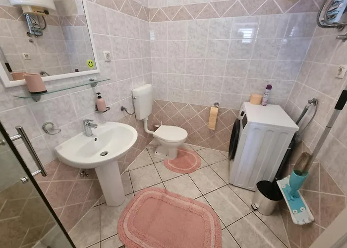 In Toller Lage- 10m Vom Entfernt By Interhome